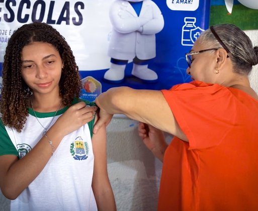 Cabeceiras do Piauí leva campanha de multivacinação para escolas