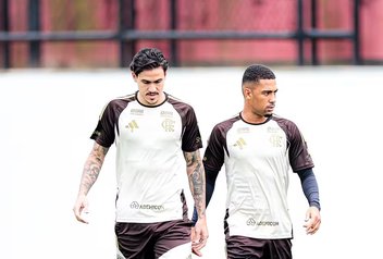Pedro e Lino se reapresentam ao Flamengo e voltam a treinar após jogos da Seleção