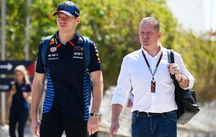 Jos Verstappen e navegador escapam ilesos após capotagem em corrida