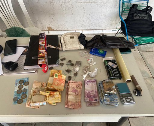 Dois homens são presos por suspeita de tráfico de drogas em José de Freitas