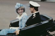 Livro de Catherine Mayer levanta relato sobre possível “crush” da princesa Diana no príncipe Andrew