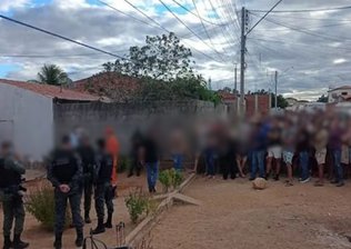 Pai, mãe e filha são encontrados mortos dentro de casa em Pernambuco