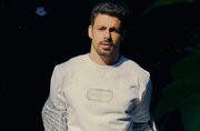 Cauã Reymond arranca risadas com pergunta sobre canudo no É de Casa
