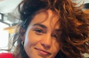 Nanda Costa surge em fotos românticas com diretora apontada como sua nova namorada
